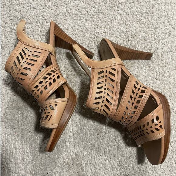 Adrienne Vittadini Womens Sz 9.5 M Leather AV Prim Mid Heel Platform Sandal Tan - Picture 4 of 11